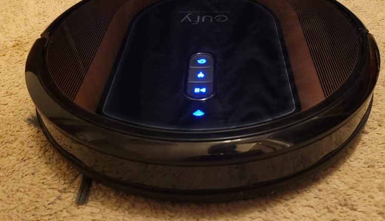 Eufy RoboVac G30 Hybrid Overview: This robotic vacuum cleaner is not